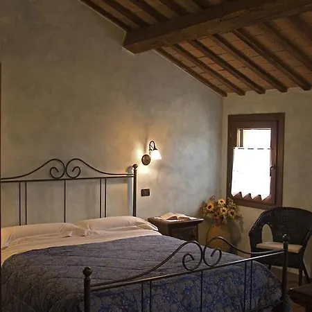 Casale Belriguardo 호텔 *