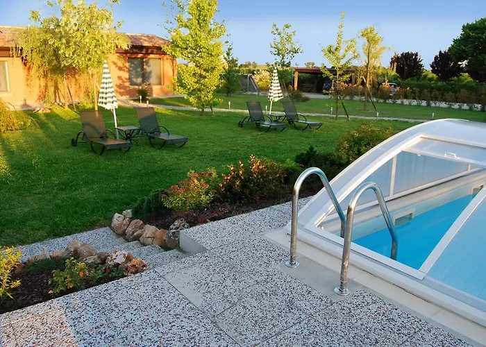 Отель Casale Belriguardo Феррара