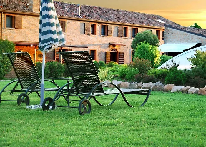 Отель Casale Belriguardo *